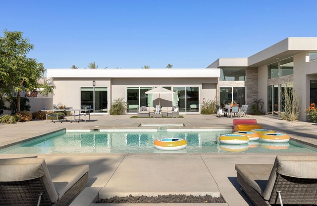 Polo Villa 4 by Avantstay Features Outdoor Kitchen, Pool, & Spa 260318 5 Bedrooms