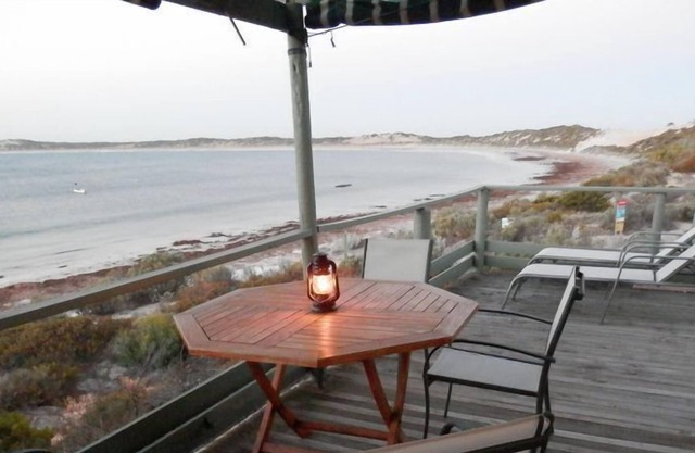 Pondalowie Beach House, absolute beachfront