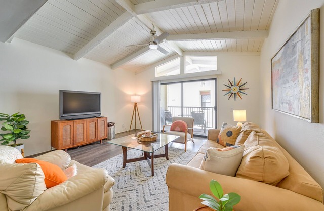 Pool Access: Pet-Friendly Palm Springs Condo