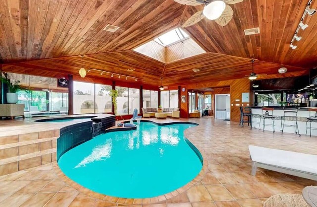 Pool, Beaches, OWA, Dining, and More | Palmaway