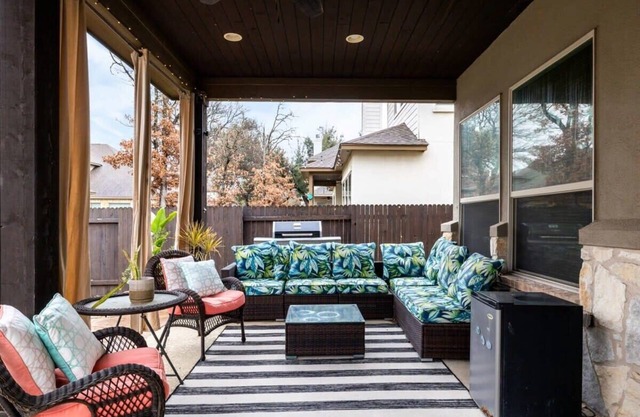 Pool, Casita, Movie Room | The Wilson - Portoro