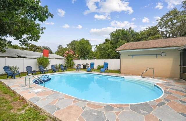 Pool Oasis | Karaoke | 5G | Theater 135" | Grill