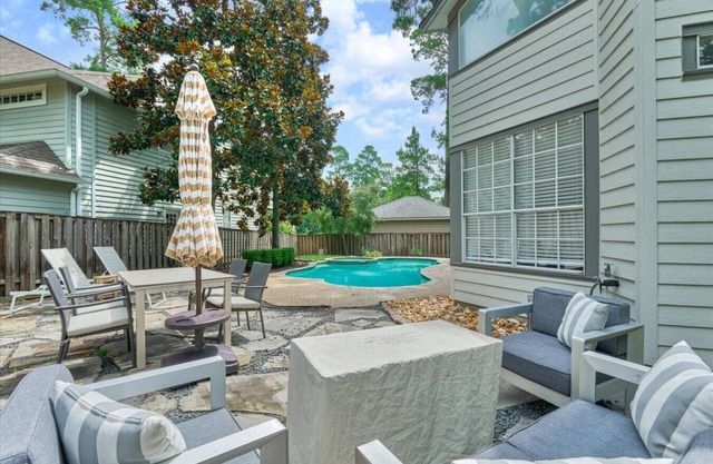 Pool & Spa – The Woodlands Gem