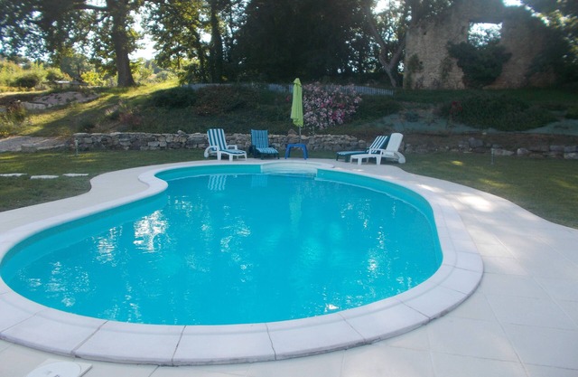 Poolside B&B in a renovated farmhouse in the heart of the Gers countryside