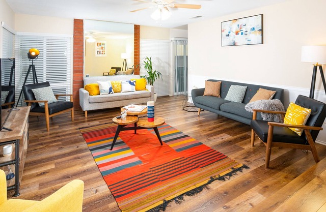 POP ART ❤️CALM ❤️SPACIOUS ❤️CLEAN ❤️5 BED ❤️FAMILY HOME ❤️GOOD LOCATION