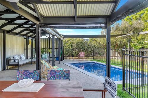 Port Parade - Poolside BBQs and Modern Beach Living