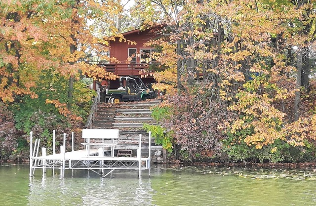 Poskin Lake Getaway Cabin Lakefront access and beautiful sunrise
