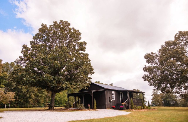 Post Oak Cabin- McMinnville, TN