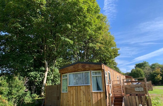 Postwood Gardens Balmoral Country Cabin