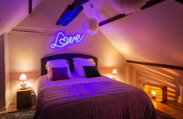 Pour Toi et Moi - Loveroom