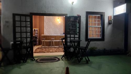 Pousada Dádiva Rosas com ar frigobar No Pontal Centro