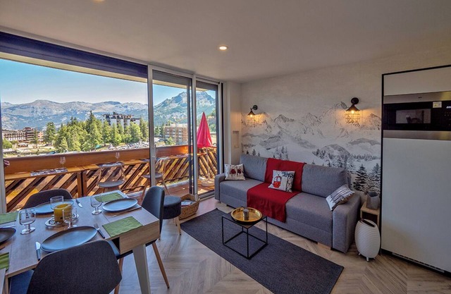 Pra Loup 1600 50m from the slopes T2 new with bedroom and large balcony mountain view