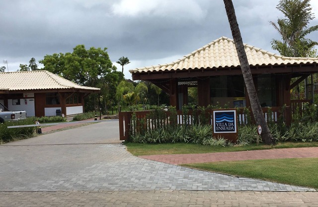 Praia do Forte, new condominium next to Tivolli, “private” beach access.