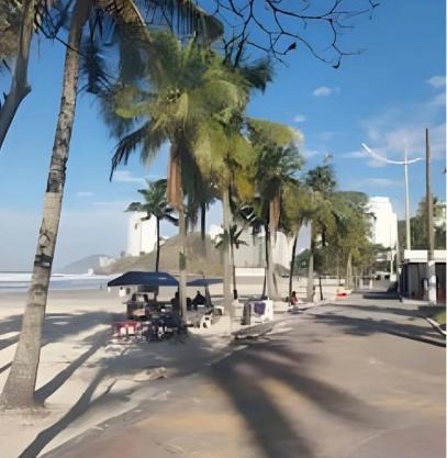 Praia Enseada - Apto 03 Quartos - 02 Vagas na Garagem - Com Elevador - 550M da Areia