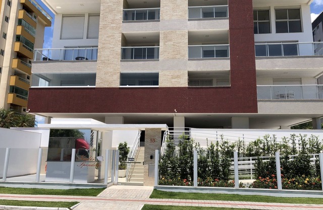 Praia Palmas - 3-bedroom beachfront apartment