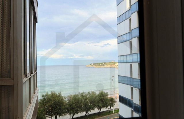 Precioso apartamento en primera linea de playa, cerca del centro de la ciudad