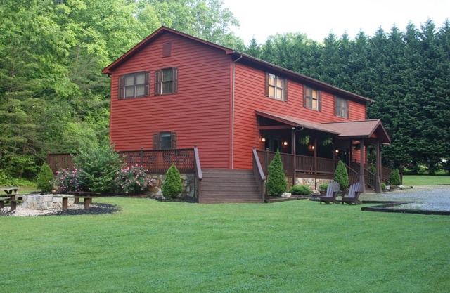 PREMIER RETREAT: Deer Crossing Lodge- PERFECT LODGE RETREAT FOR YOUR FAMLY REUNION