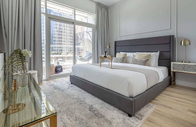 Premium 2BR Apt in Dubai Marina w/Serene Views!