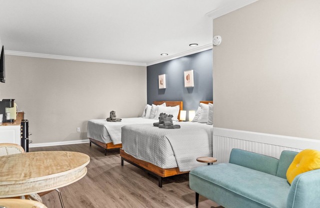 Premium Double Queen Room Hotel- 2 Pools, Near Beach/Boardwalk, No Pets Allowed