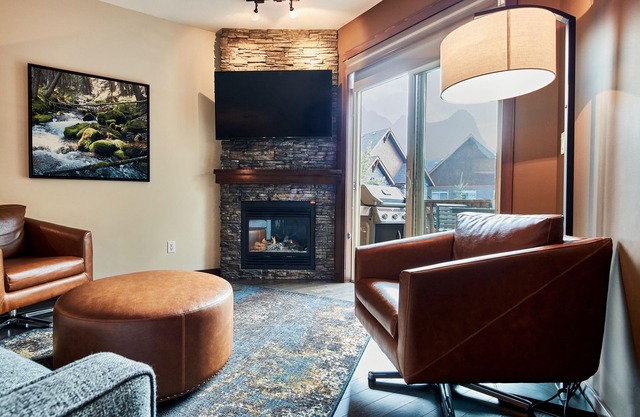 Premium Mountain View! Luxurious 2 Bed Condo at Stoneridge Mountain Resort