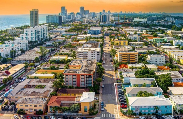 Pretty APT 1BDR 6min walk Miami Beach Pool Kitchen