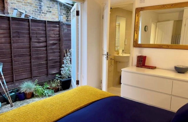 Pretty Little Mews House