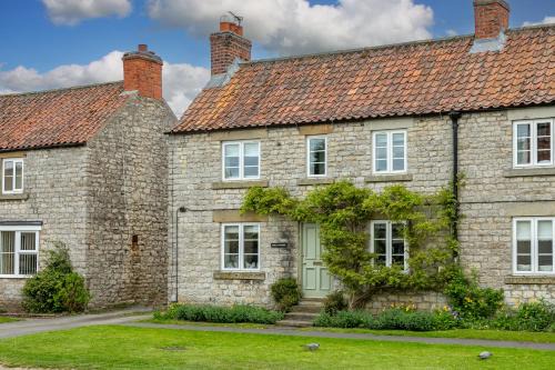 Pretty Yorkshire Stone Cottage Harome