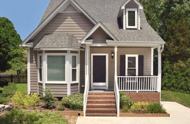 Primary Suite with Rooftop Deck and Lake View in this Awesome 3 Bedroom Home!