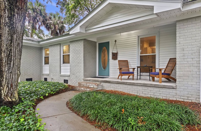 Prime IOP Location! Renovated, Walk to Beach & Grocery, Pet-Friendly!