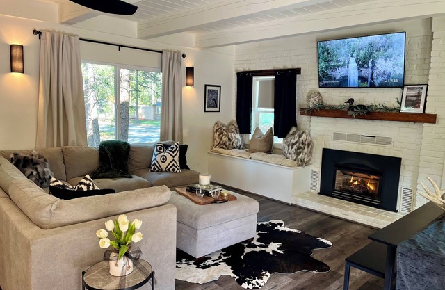 Prime Location! Fully Remodeled! Cozy and Chic!