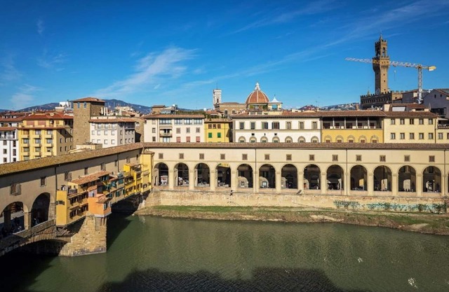 Prime Riverside Living in Florence – 5 Bedrooms, Scenic Views & Comfort