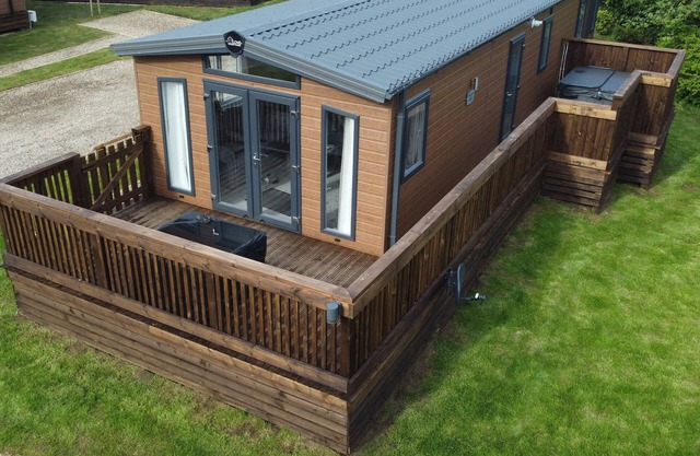 PRIMROSE LODGE, pet friendly, country holiday cottage in Staithes