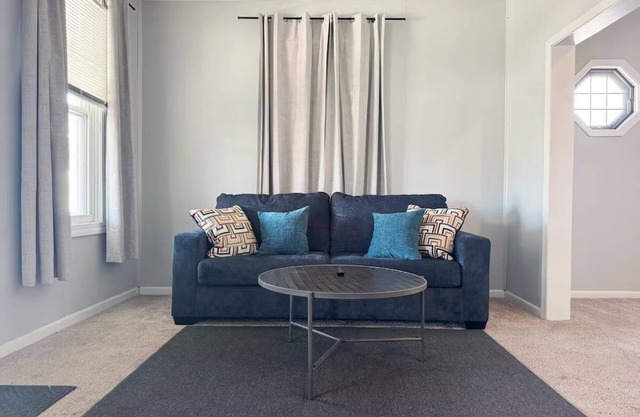 Princeton Place - QUEEN 2BD/1BA Apt