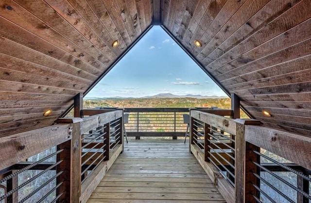Privacy Peak- Stunning Mountain Views | Game Room | King Beds