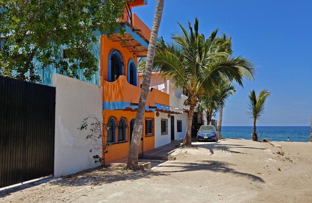 Privacy with sea breezes and beach side views