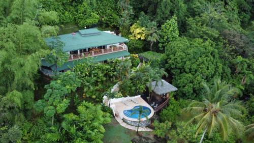 Privacy-waterfall-pool-sleeps 8-near Beach