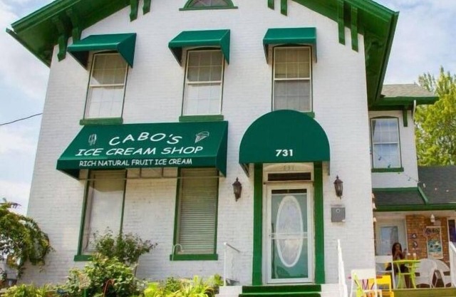 Private 2-Suite Retreat In UpTown Arts District