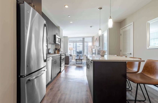 Private 2BR Apt Walk to Restaurants