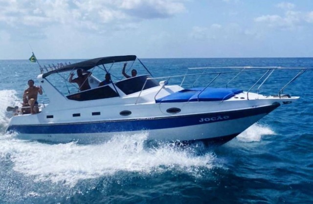 Private 32-foot speedboat in Noronha by Period - without overnight stay - READ BEFORE!