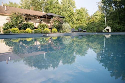 Private 5-Acre Retreat In-Ground Pool Hot Tub