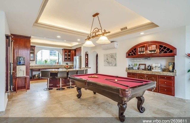 Private 5 Bedroom Villa in Great Location!