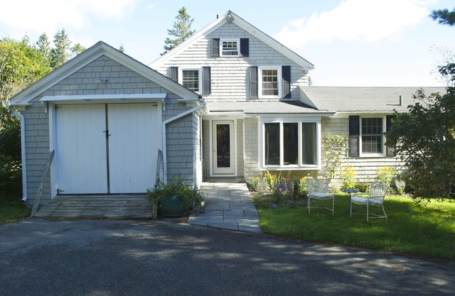 Private access to beach, ocean view and minutes from Acadia National Park