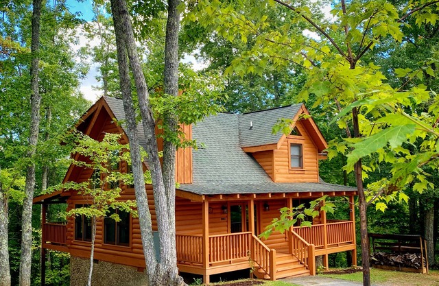 Private and Cozy Cabin Perfect for a Smoky Mountain Getaway!