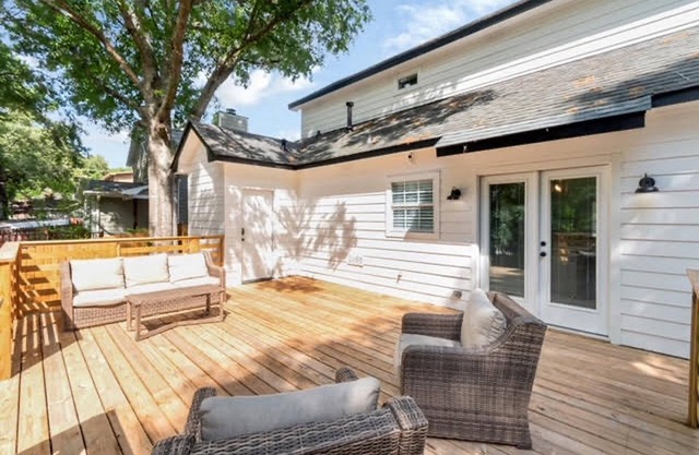 Private and quiet home with a large back deck