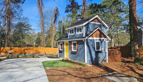 Private Atlanta Tiny House with Mini Golf