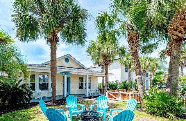 Private Beach Access, Fenced Yard & Pet Friendly, Pool, Cabana Life Beach House