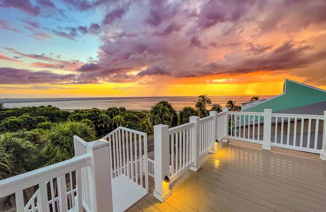 Private Beach home. Breathtaking Ocean views overlooking the Gulf of Mexico!