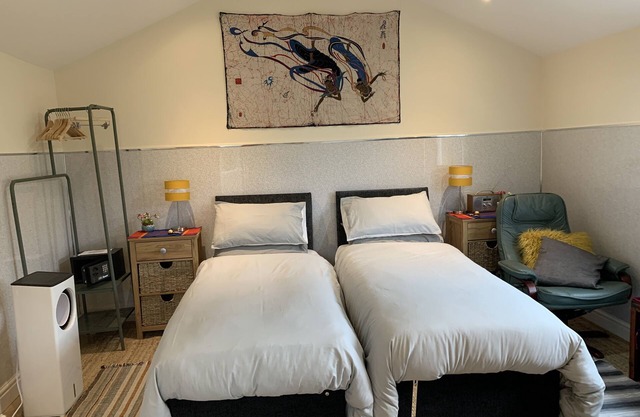 Private BedHaus Annex Opposite Caerphilly Castle