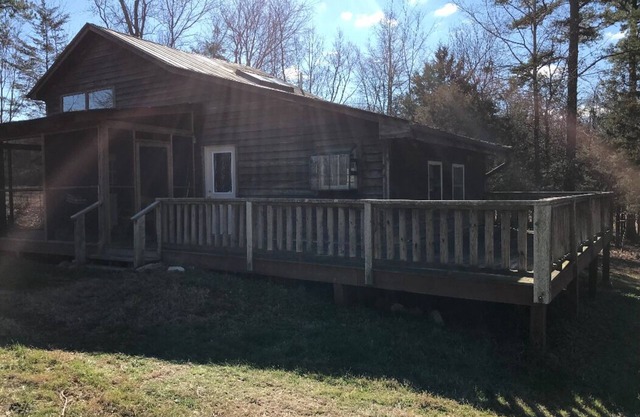 Private Cabin located at a Farmhouse Cidery + Winery + Farm
