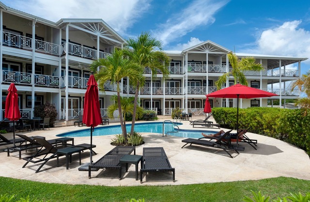 Private Condo, Sea View & Walk To The Beach!